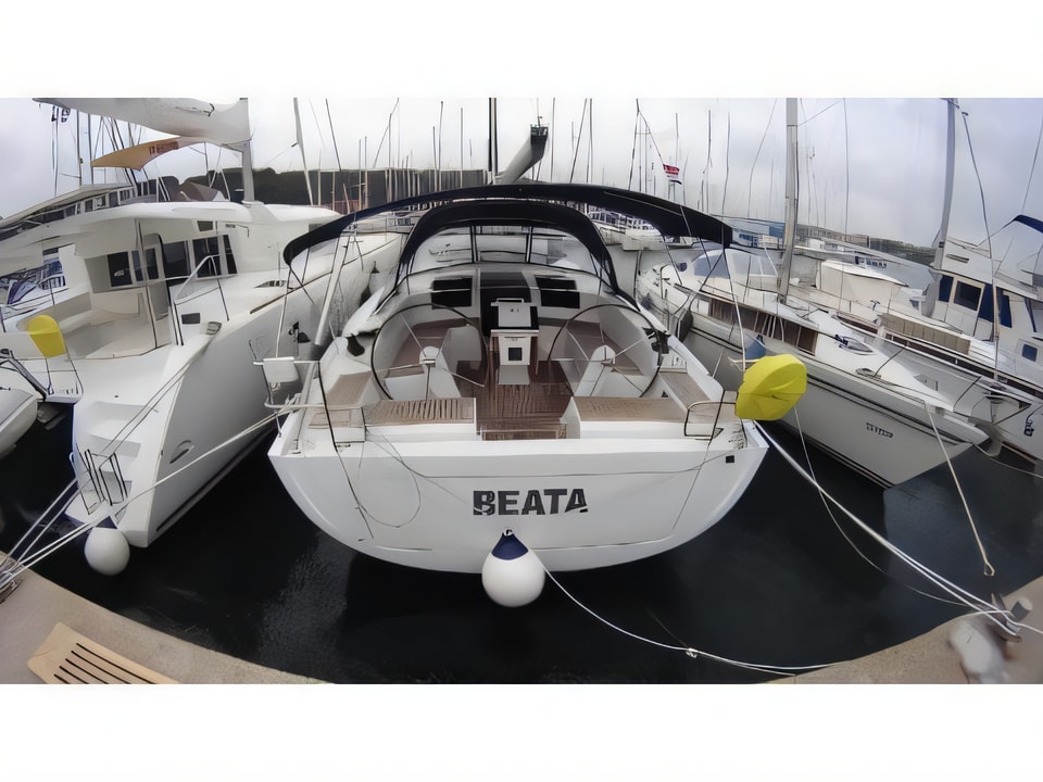 Exterior overview of Hanse 455 sail boat for charter from Marina Medulin in the Istria / Kvarner sailing area Croatia