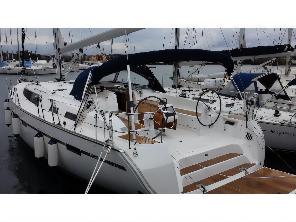 Exterior overview of Bavaria Cruiser51 sail boat for charter from Kastela Gomilica Marina in the Sibenik sailing area Croatia
