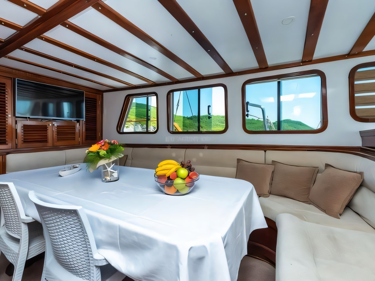 Layout of Gulet Sirena gulet or cruiser with 6 cabins Croatia yacht charter