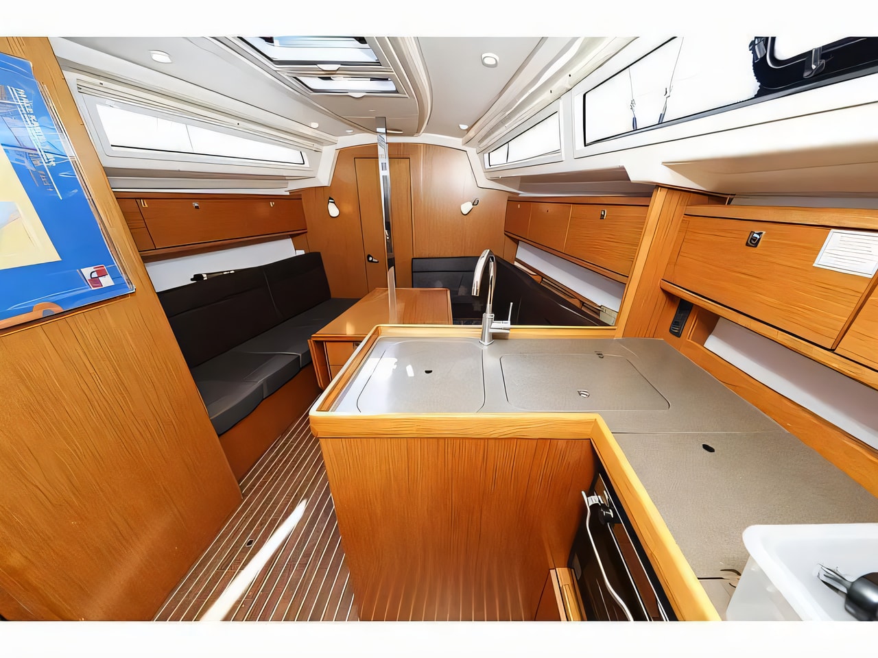 Layout of Bavaria Cruiser 34 - 3 cab sail boat with 3 cabins Croatia yacht charter