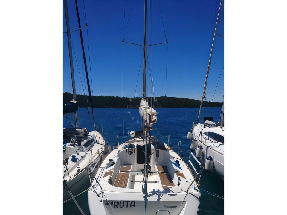 Exterior overview of First 31.7 sail boat for charter from Mali Losinj in the Istria / Kvarner sailing area Croatia