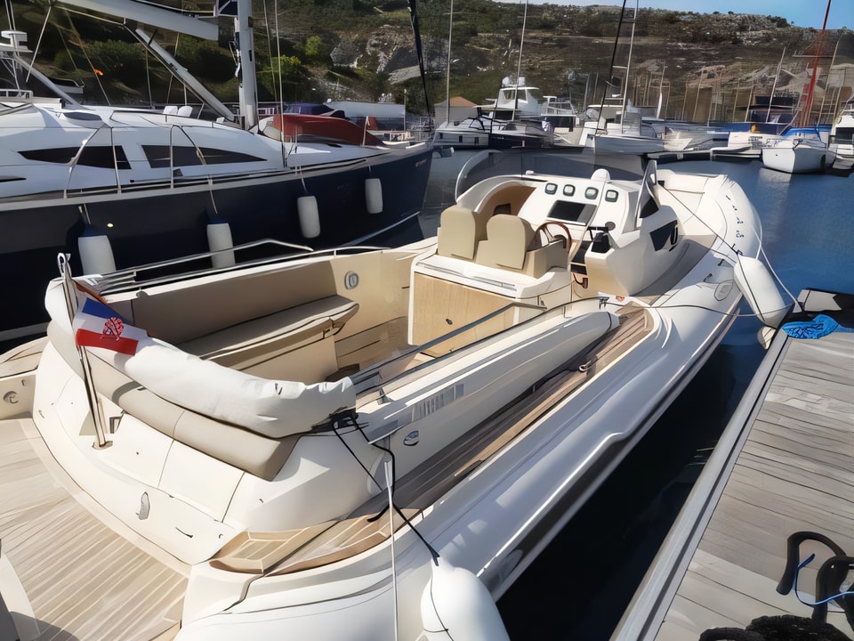 Interior of MAR-CO e-motion 32 motor boat with 1 cabins Croatia yacht charter