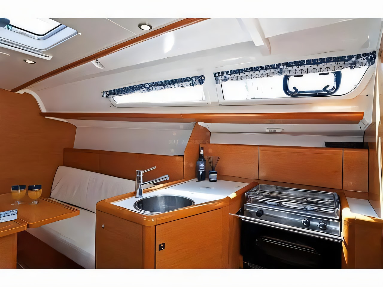 Layout of Sun Odyssey 33i sail boat with 2 cabins Croatia yacht charter