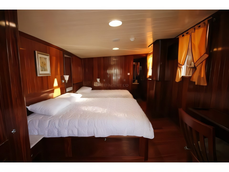 Interior of CESARICA motoryacht with 1 cabins Croatia yacht charter