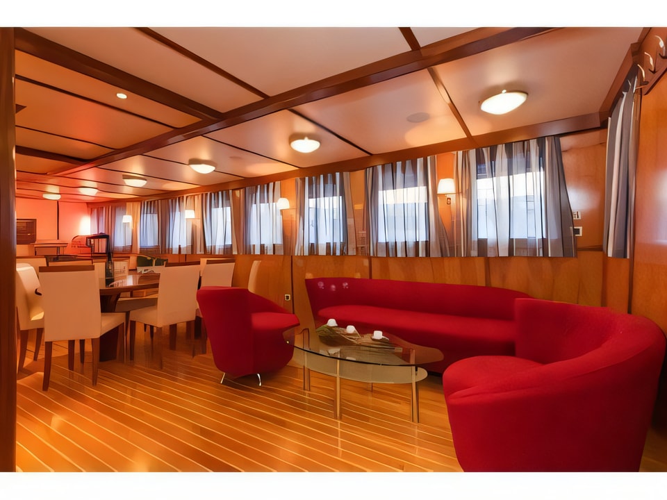 Interior of AMORENA motoryacht with 1 cabins Croatia yacht charter