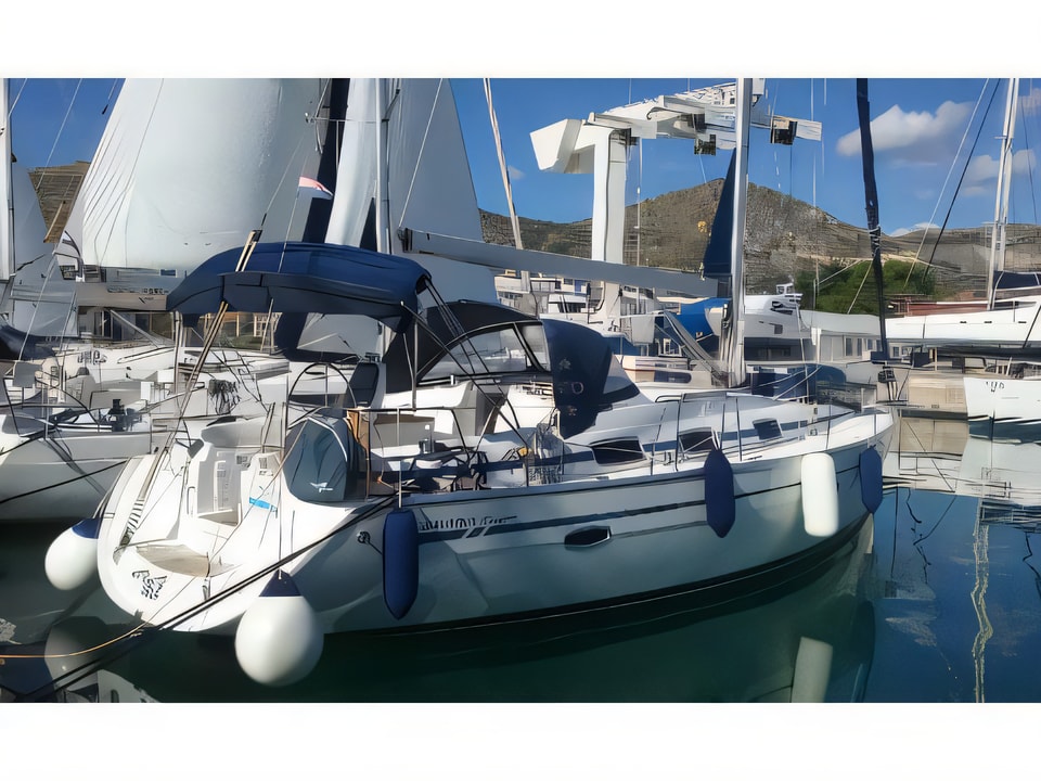 Bavaria 39 Cruiser yacht layout 3 cabins Croatia charter