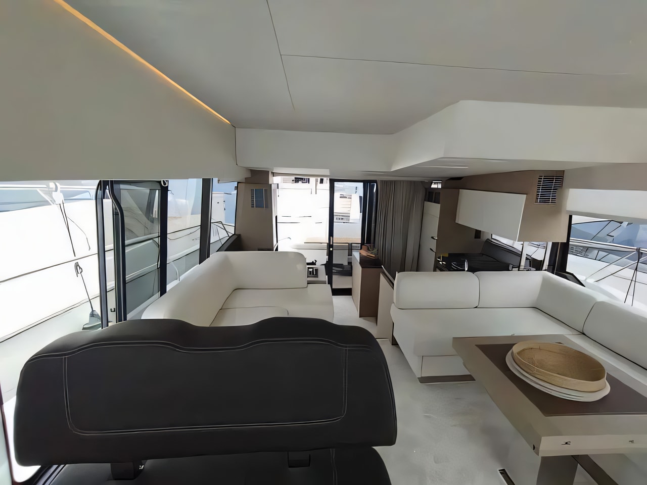Layout of Prestige 520 Fly motoryacht with 3 cabins Croatia yacht charter