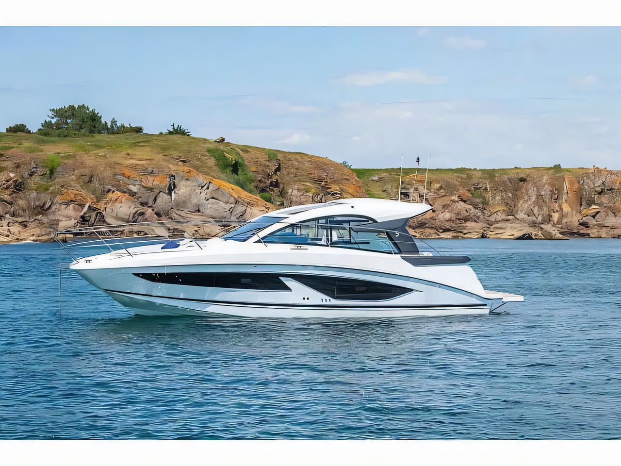 Exterior overview of Gran Turismo 36 motor boat for charter from Pula Tehnomont Marina Veruda in the Istria / Kvarner sailing area Croatia