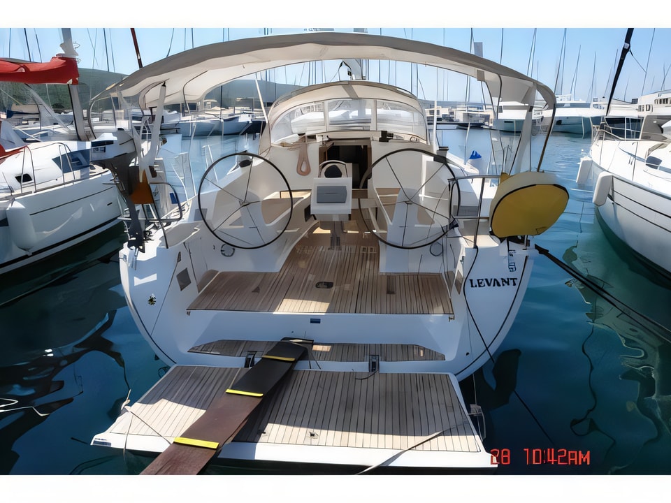 Exterior overview of Bavaria Cruiser 41 sail boat for charter from Krk Marina Punat in the Istria / Kvarner sailing area Croatia