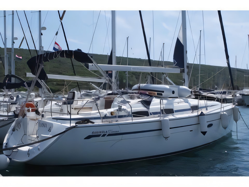 Exterior overview of Bavaria 37 Cruiser sail boat for charter from Krk Marina Punat in the Istria / Kvarner sailing area Croatia