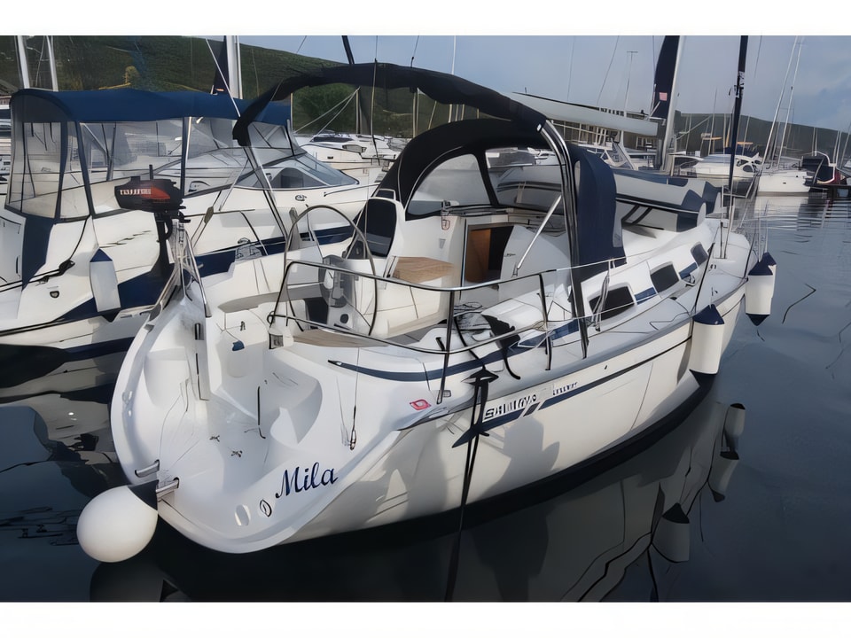 Exterior overview of Bavaria 30 Cruiser sail boat for charter from Krk Marina Punat in the Istria / Kvarner sailing area Croatia