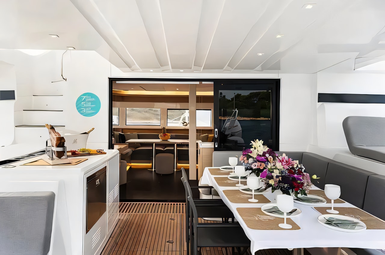 Layout of Lagoon 55 (4+2) catamaran with 4 cabins Croatia yacht charter