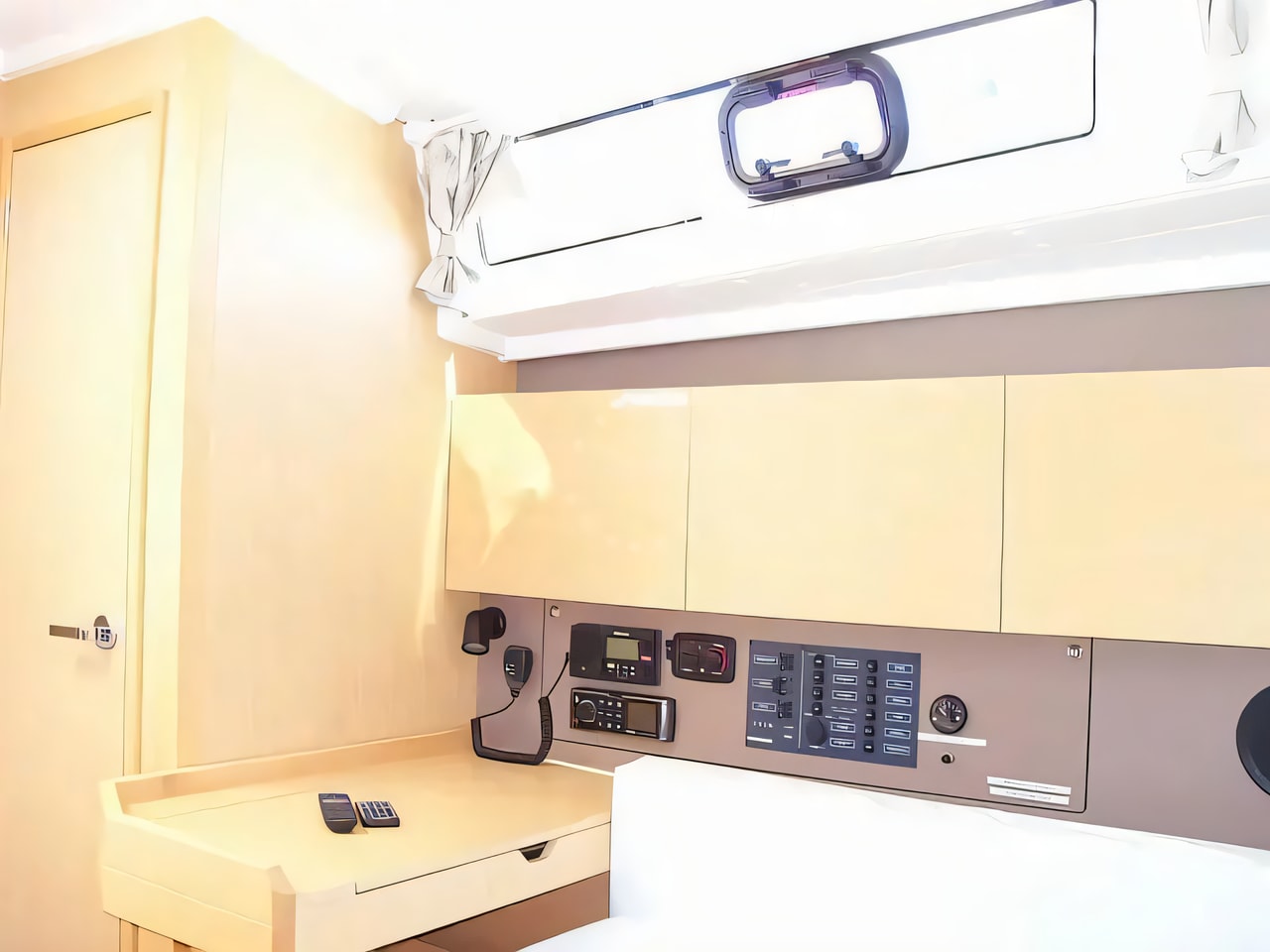 Layout of Oceanis 38 sail boat with 3 cabins Croatia yacht charter