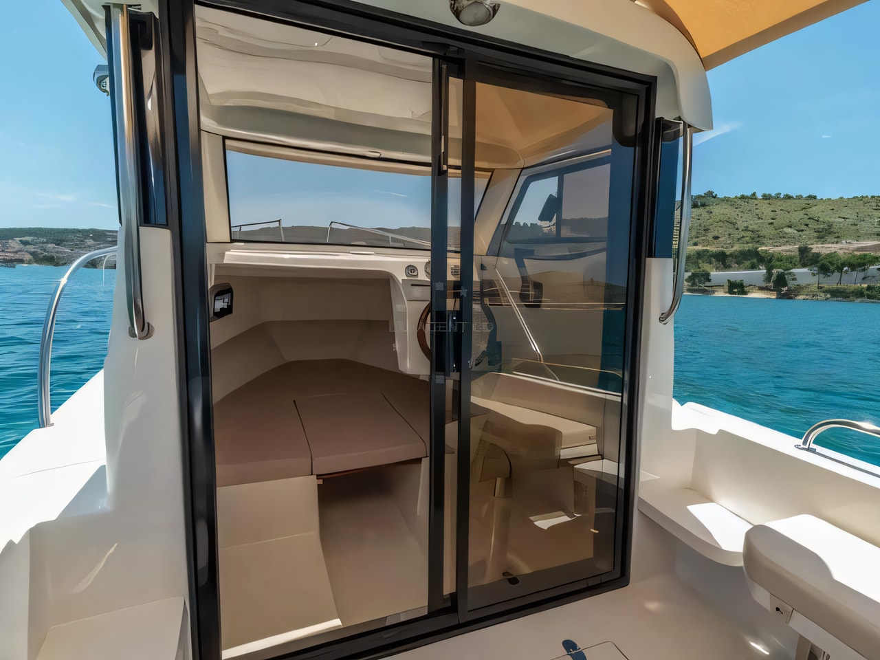 Layout of Fortis 590C motor boat with 1 cabins Croatia yacht charter