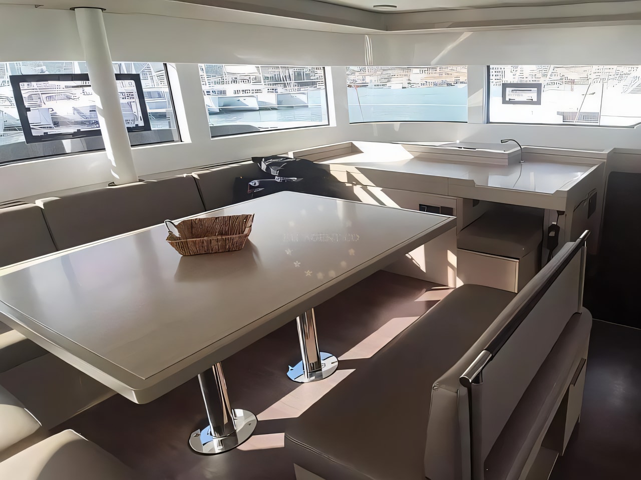Layout of Lagoon 51 catamaran with 6 cabins Croatia yacht charter