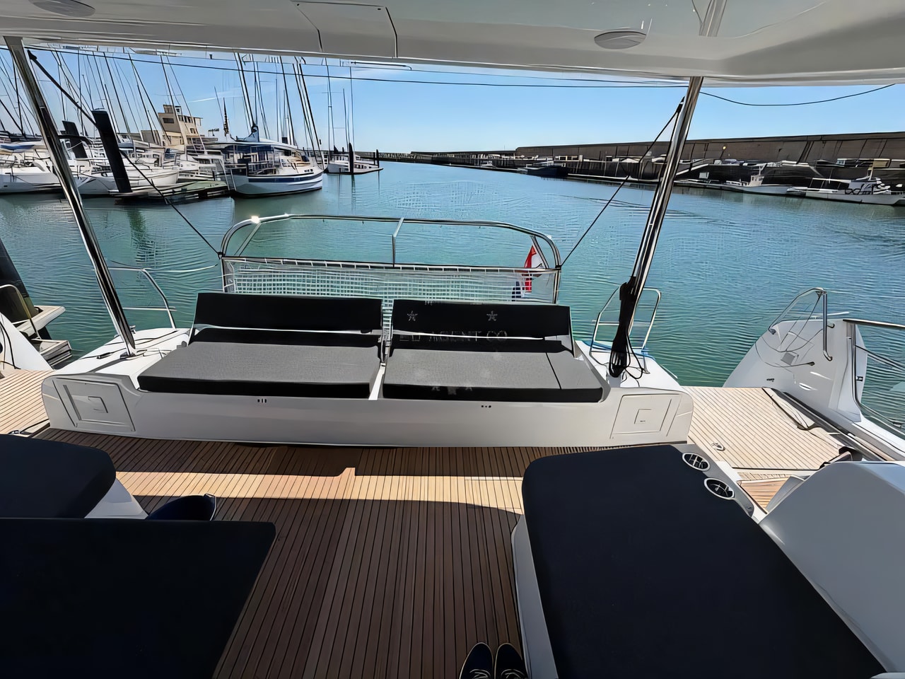 Layout of Lagoon 43 catamaran with 6 cabins Croatia yacht charter