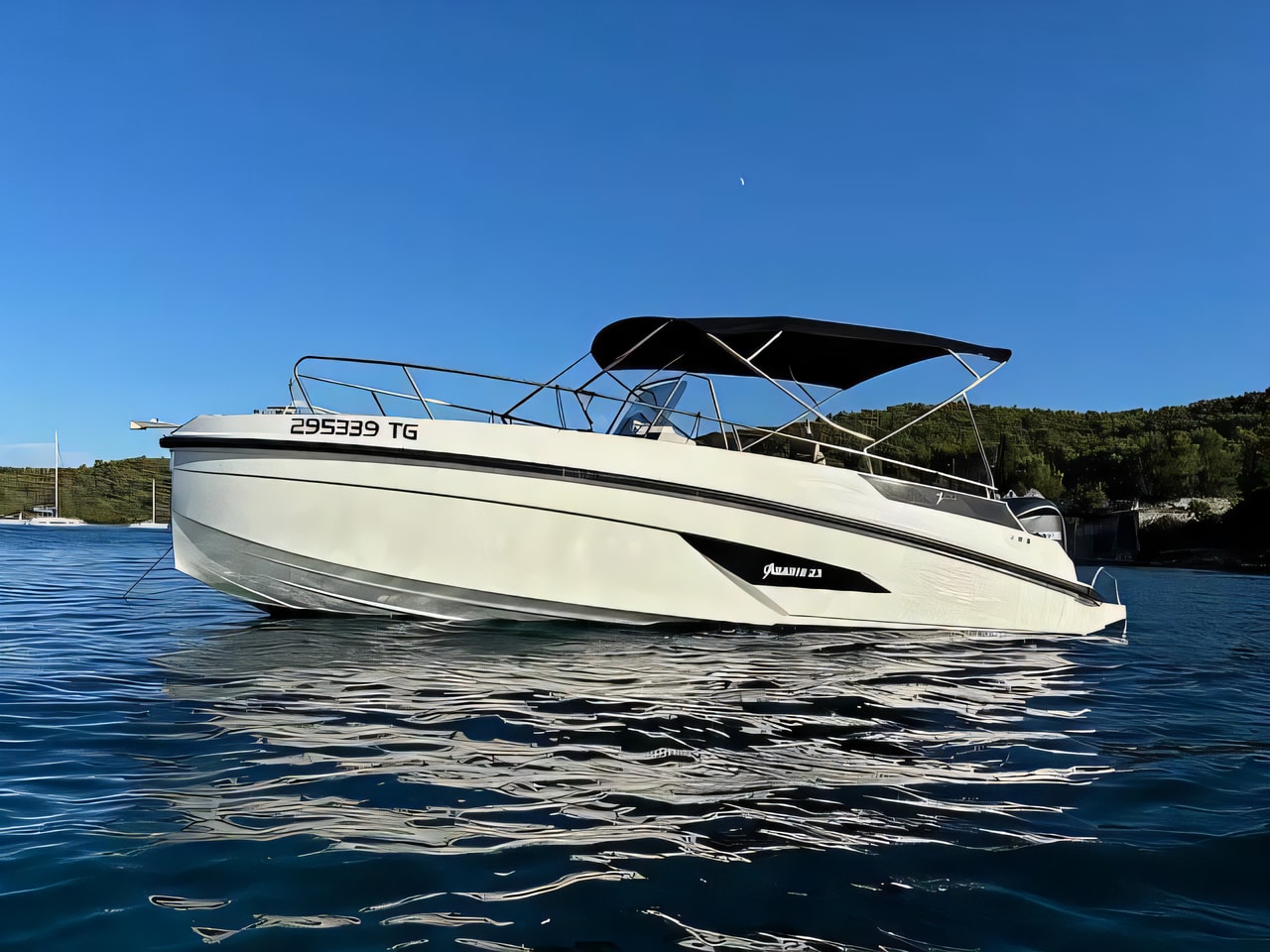 Arrow Abaris 23 yacht layout 1 cabins Croatia charter