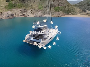 Exterior overview of Lagoon 51 catamaran for charter from Pula Marina Polesana in the Istria / Kvarner sailing area Croatia