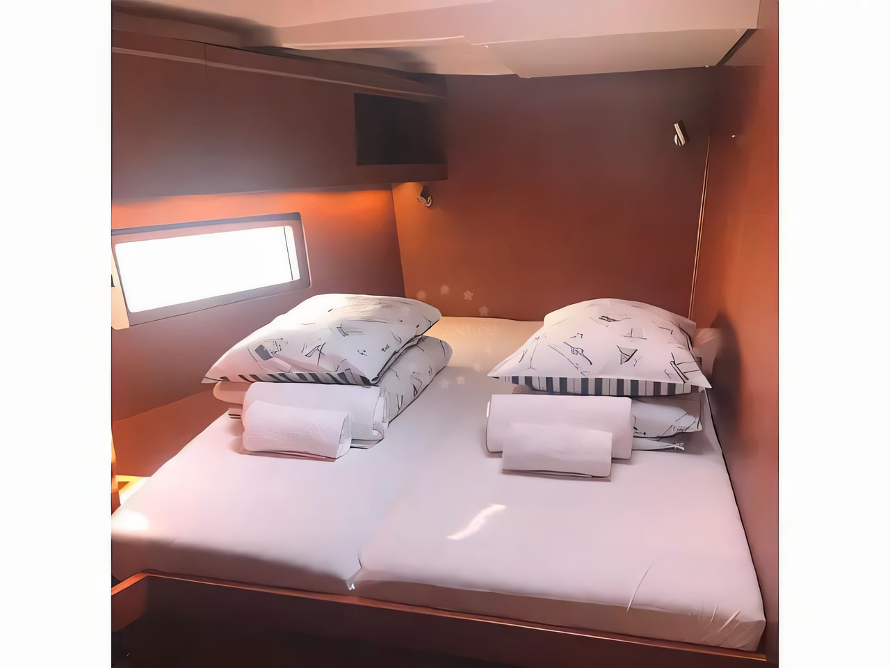 Layout of Oceanis 51.1 sail boat with 6 cabins Croatia yacht charter