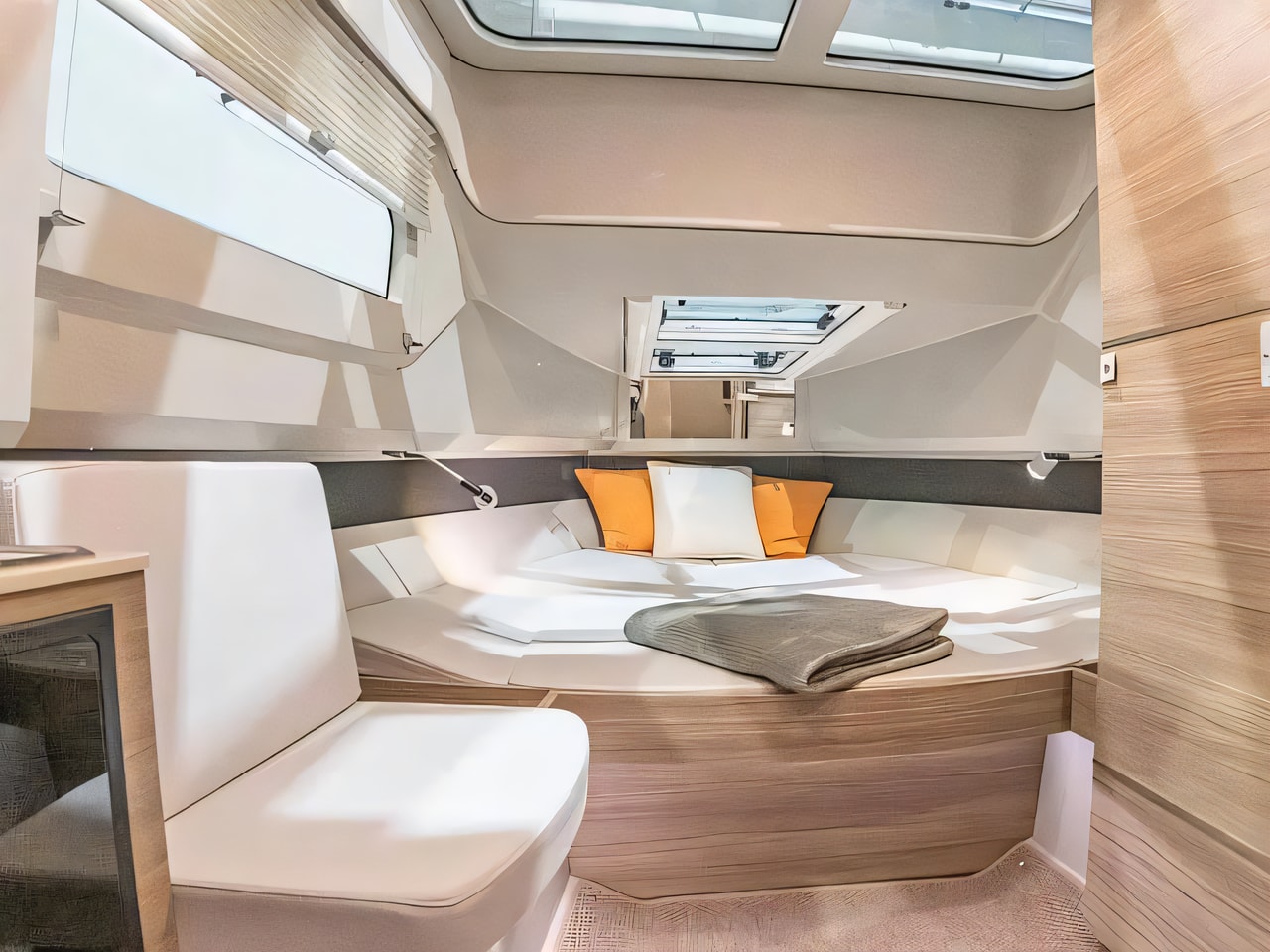 Layout of Saxdor 320 GTO motor boat with 1 cabins Croatia yacht charter