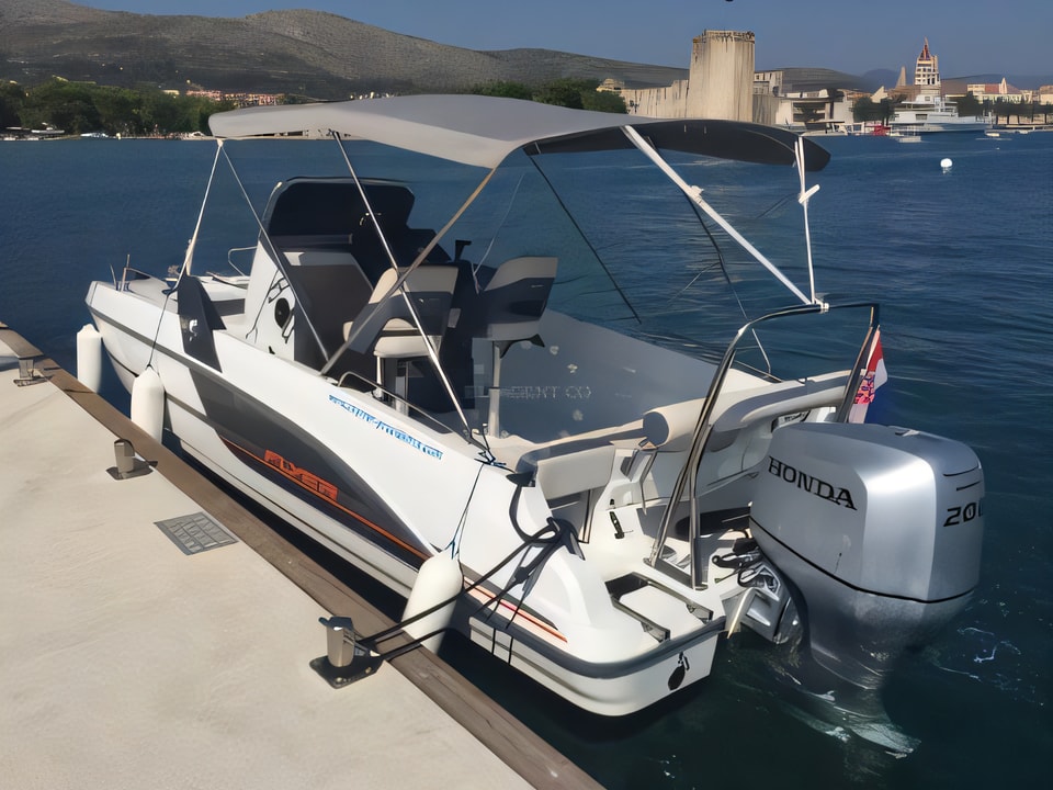 Layout of Beneteau Flyer 6.6 Space Deck motor boat with 0 cabins Croatia yacht charter