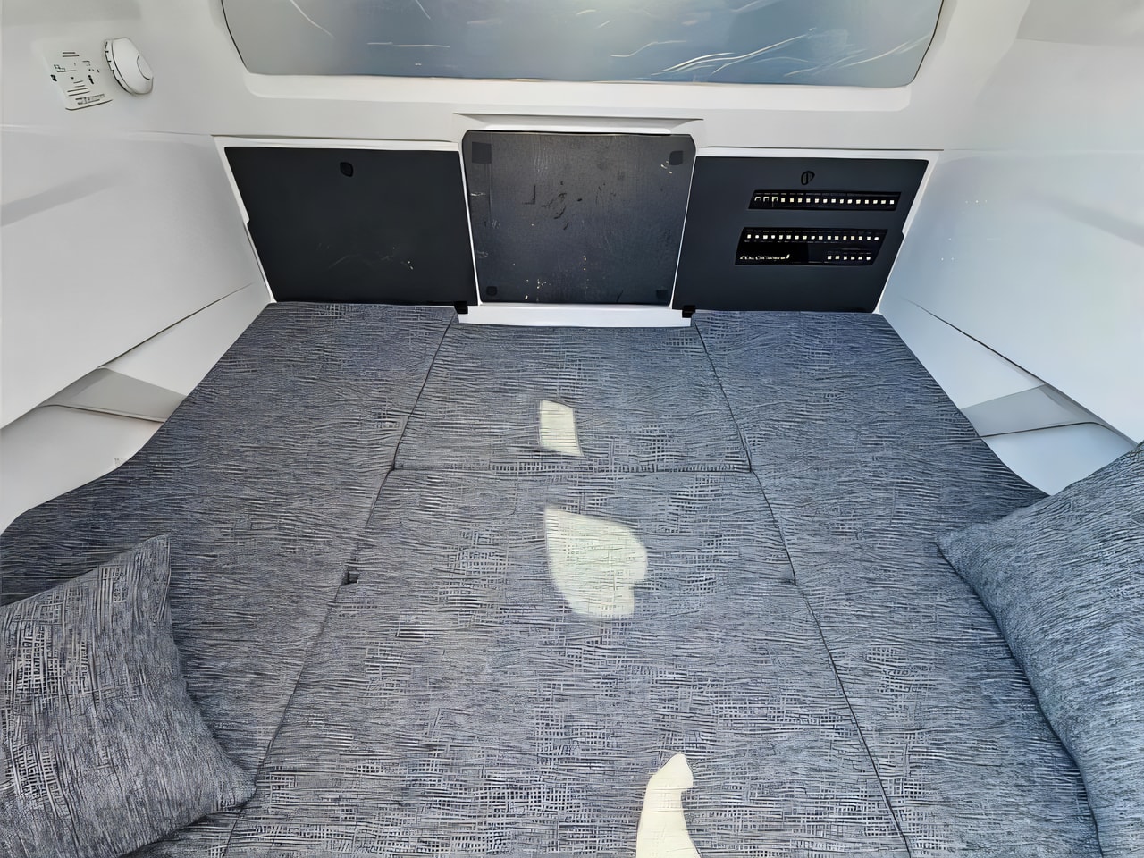 Layout of Axopar 29 XC Cross Cabin motor boat with 1 cabins Croatia yacht charter