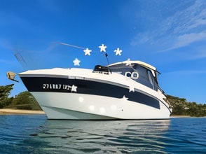 Exterior overview of Bavaria S33 HT motor boat for charter from Biograd Kornati in the Zadar sailing area Croatia