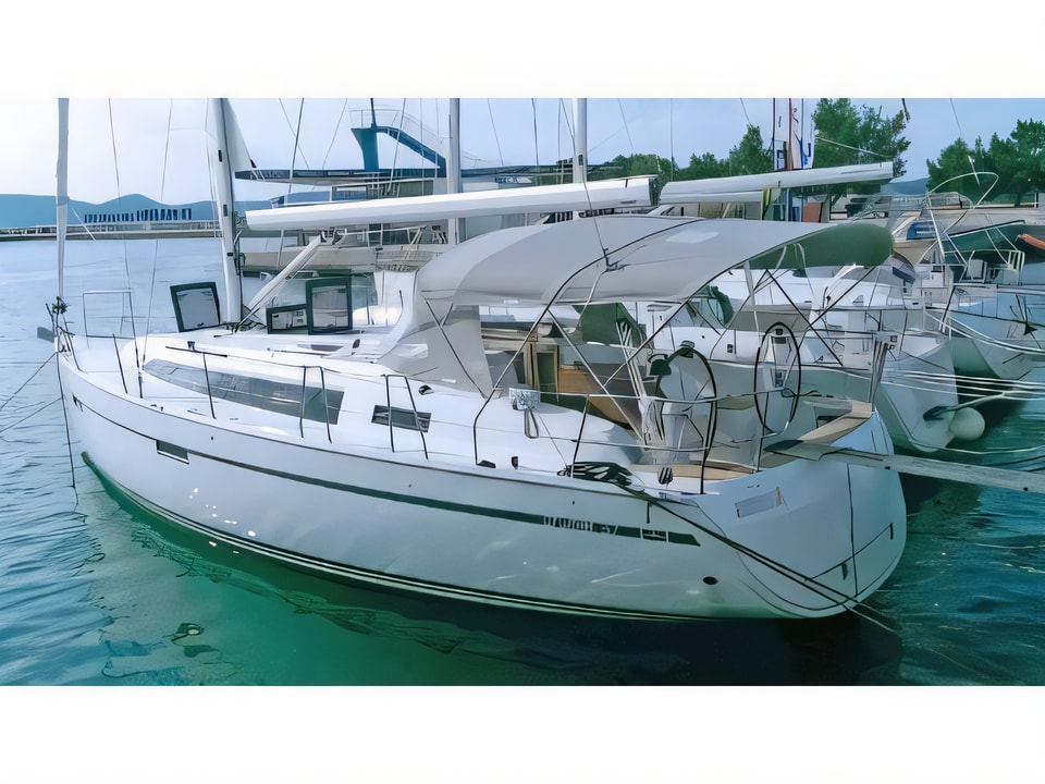 Exterior overview of Bavaria 37 sail boat for charter from Sukosan Marina Dalmacija in the Kornati sailing area Croatia