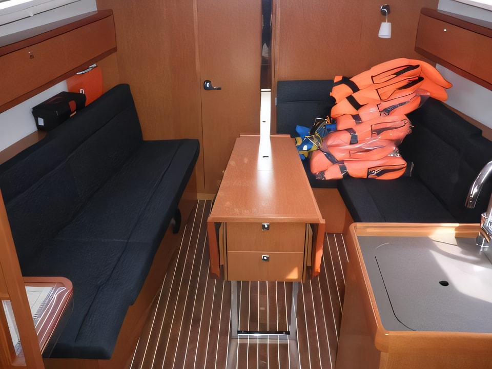 Bavaria Cruiser 33 yacht photo Croatia charter