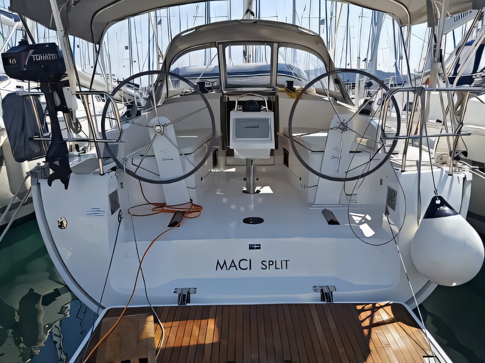 Exterior overview of Bavaria Cruiser 37 sail boat for charter from Vinodolski Novi Marina in the Istria / Kvarner sailing area Croatia