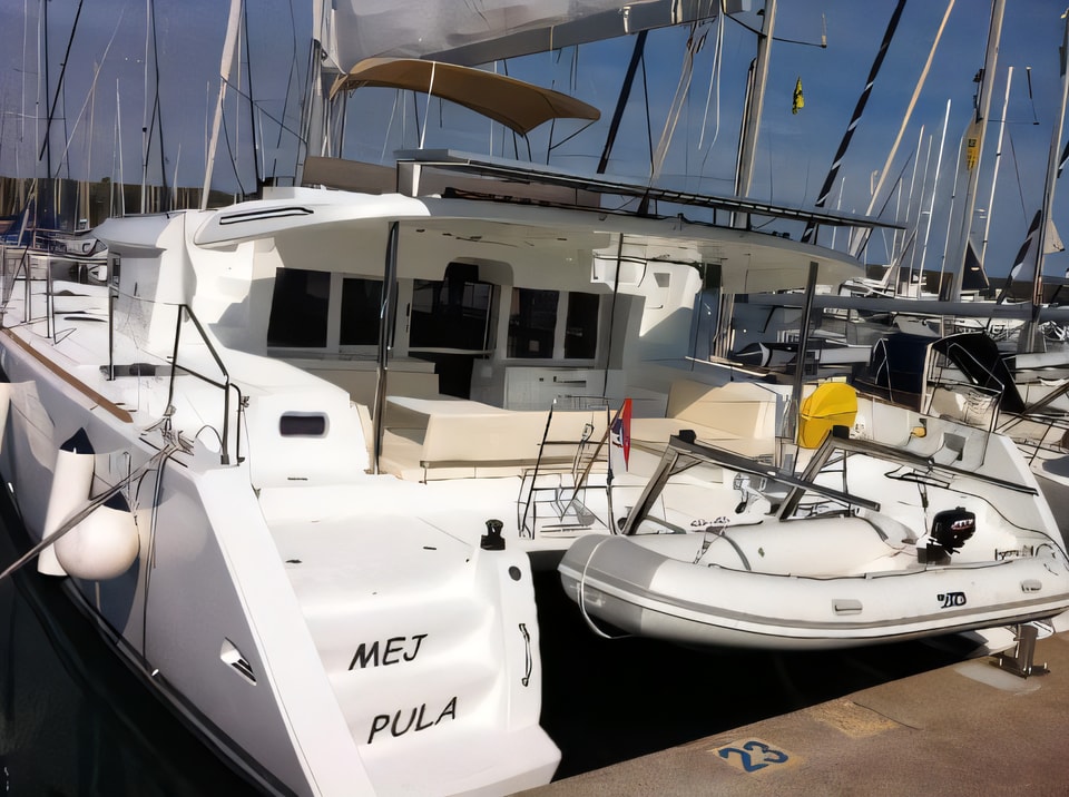 Exterior overview of Lagoon 450 catamaran for charter from Pula Tehnomont Marina Veruda in the Istria / Kvarner sailing area Croatia