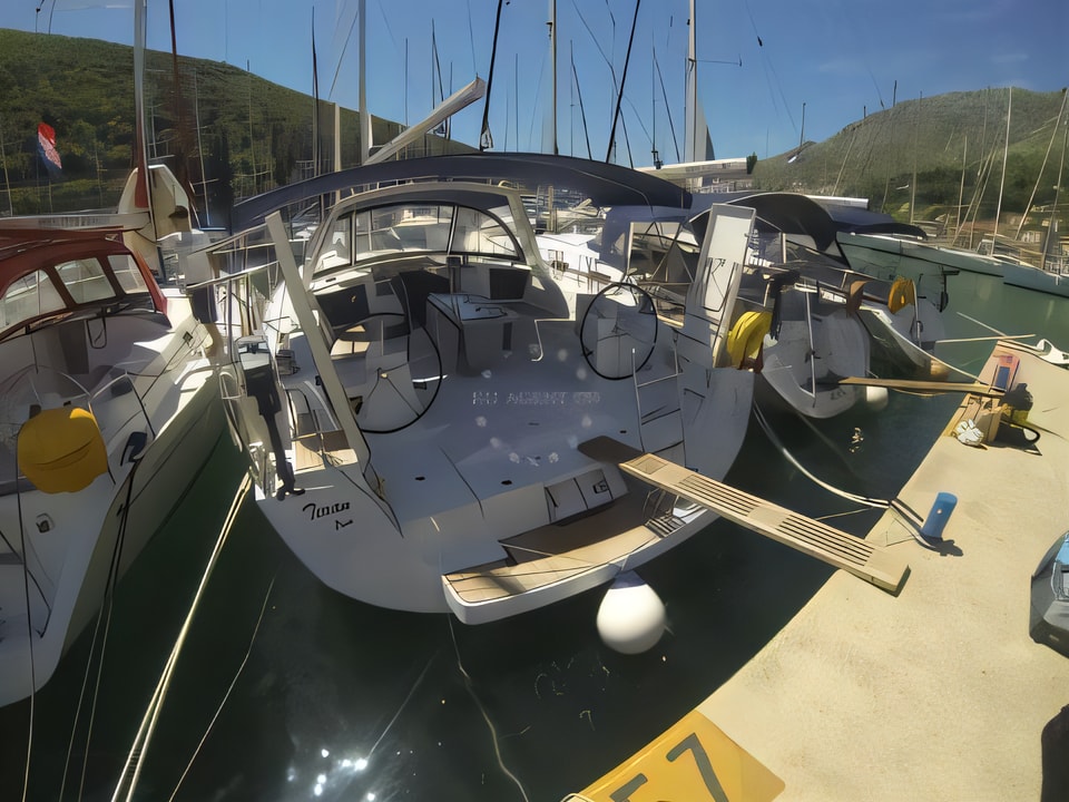 Exterior overview of Oceanis 45 sail boat for charter from Marina Medulin in the Istria / Kvarner sailing area Croatia
